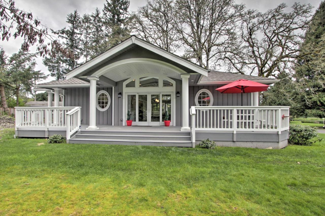 Contemporary Tacoma Cottage With Deck And Pond! Exterior photo