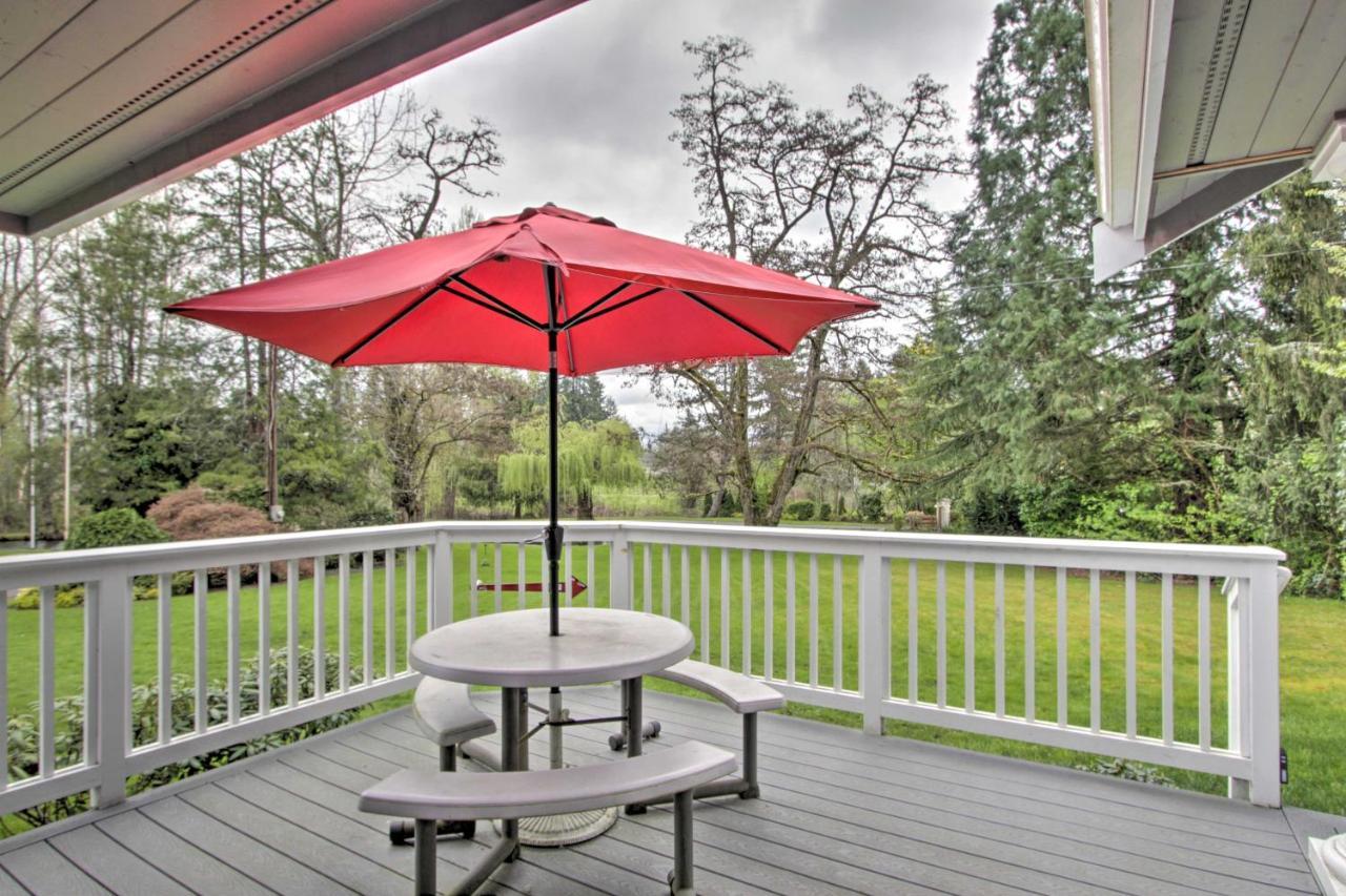 Contemporary Tacoma Cottage With Deck And Pond! Exterior photo